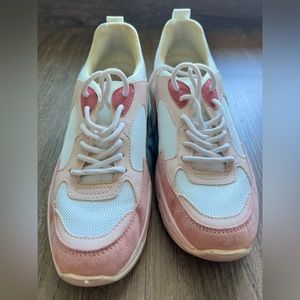 Kendall & Kylie Sneakers